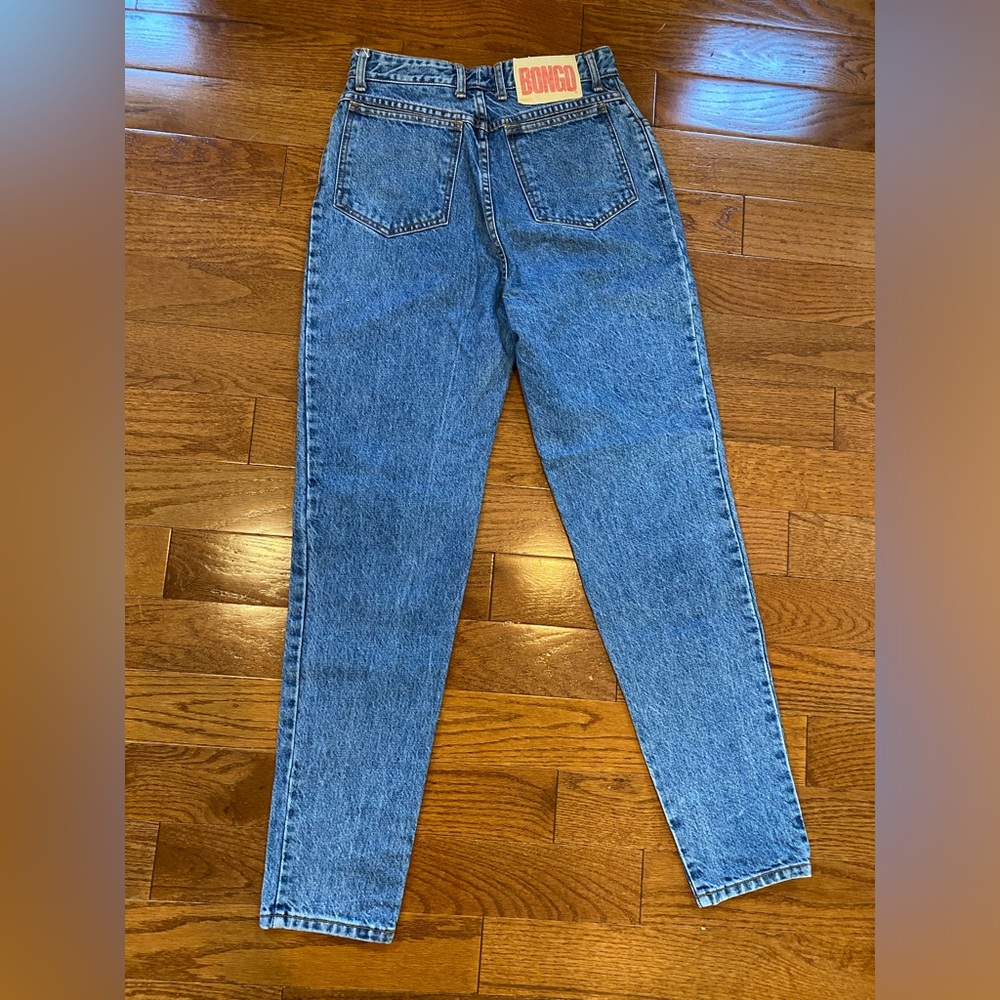 Vintage excellent condition bongo high waisted mom jeans with medium wash